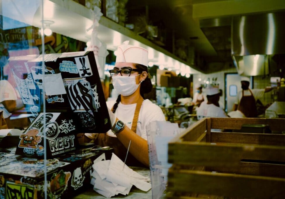 restaurant-kitchen-cashier-scaled