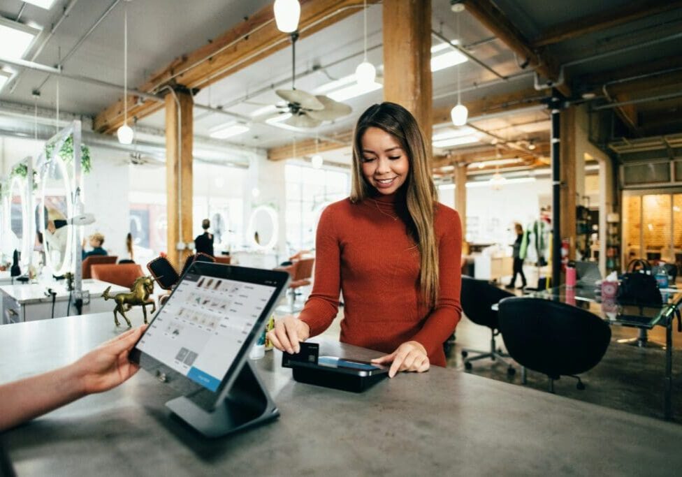 salon-customer-checkout-scaled