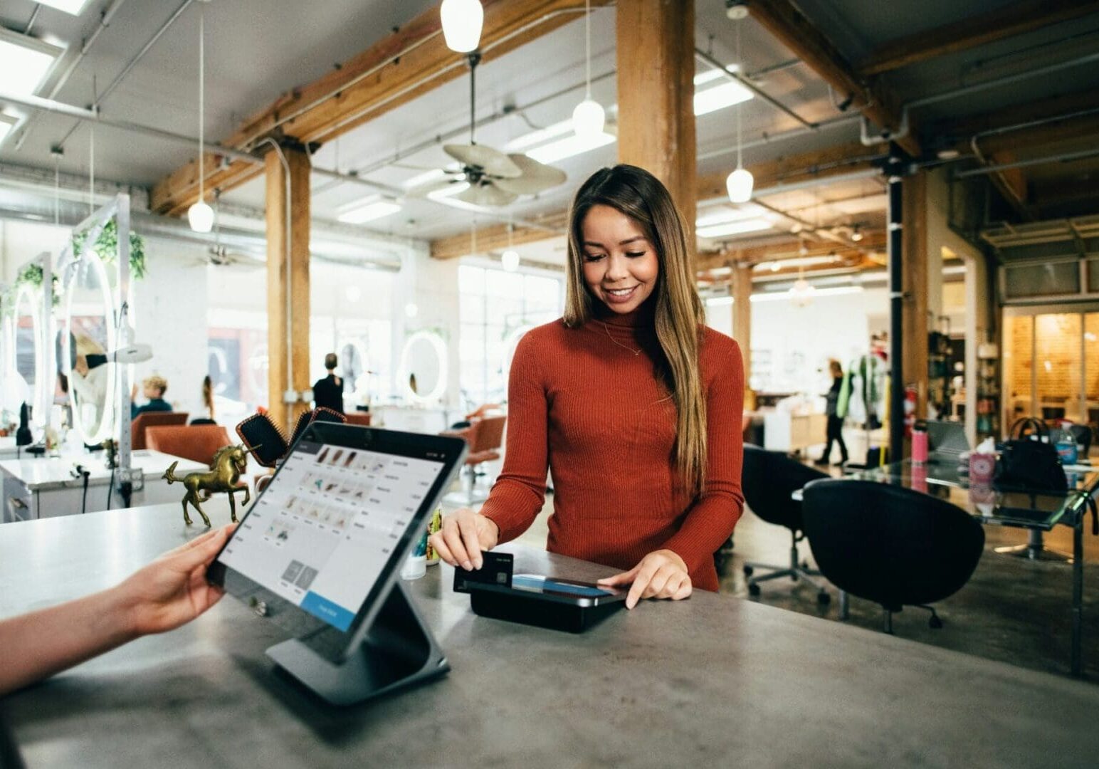 salon-customer-checkout-scaled
